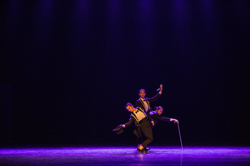 三人舞《偷心神探》