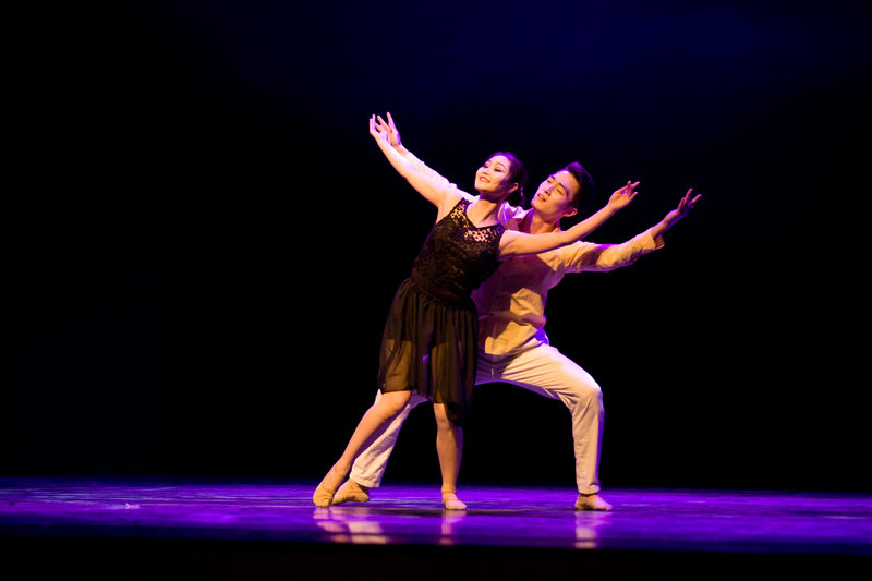 双人舞《呢喃》