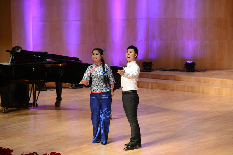 《一对对毛眼眼照哥哥·黄河里划桨》演唱:王小建 冯金伟