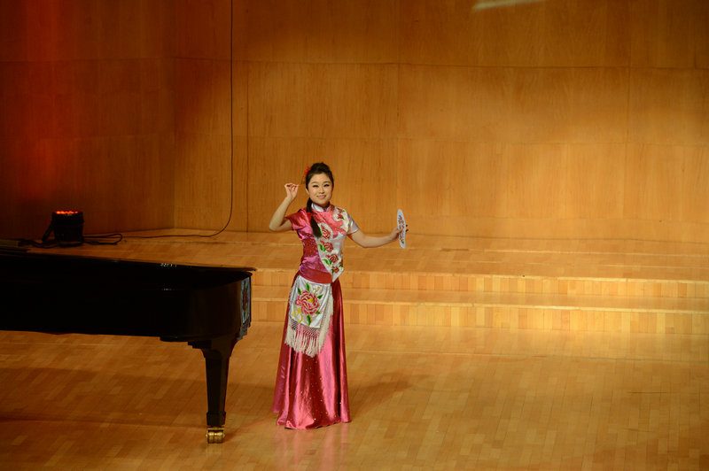 《叫一声哥哥你快回来》演唱:杜锐霞