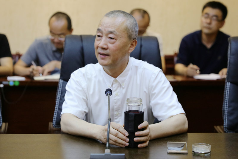 韩兰魁表态发言