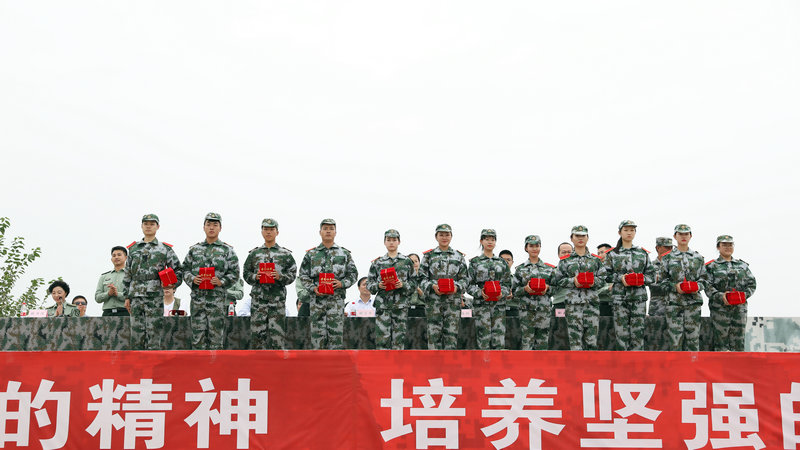 军事训练先进个人