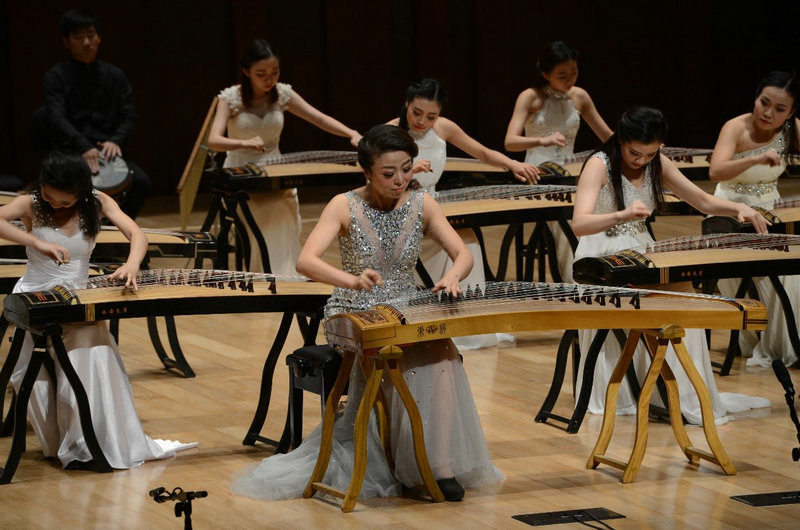 《动感弹拨》领奏:李瑜