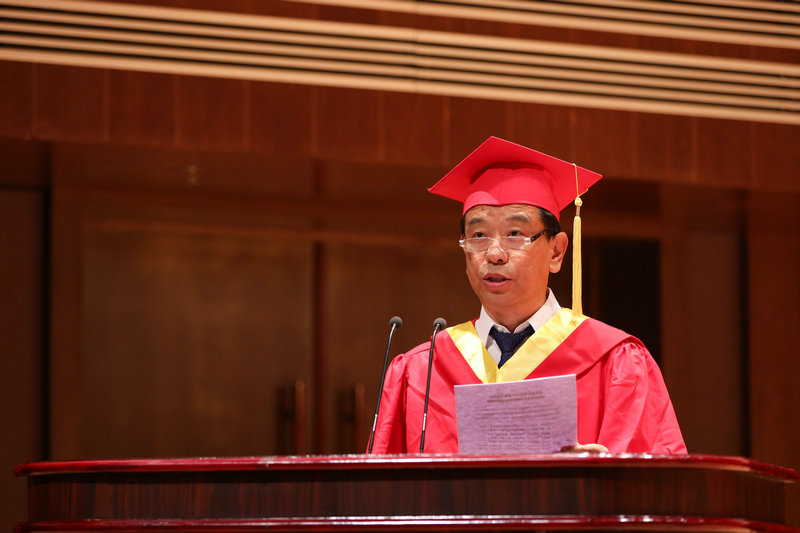 副院长冯力斌宣布获奖名单