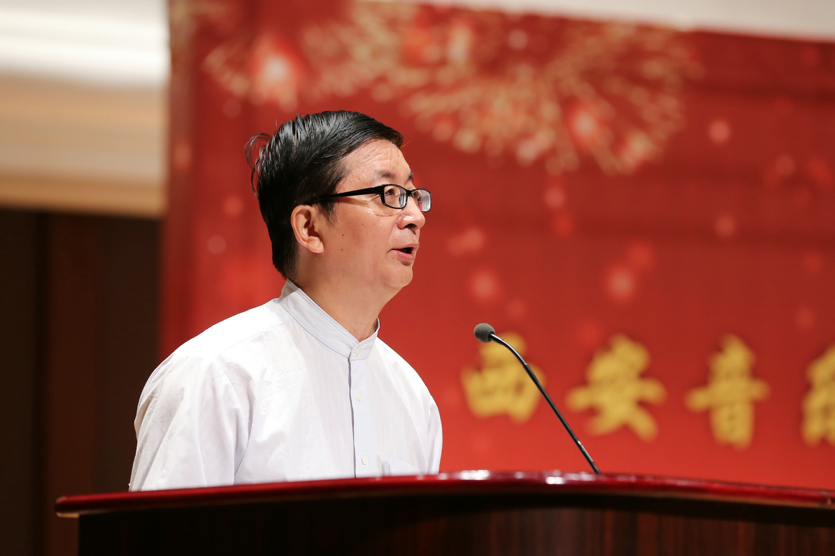 教师代表陈大明发言