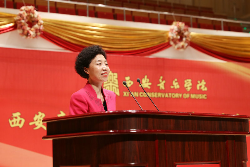 学工部部长张津波主持会议