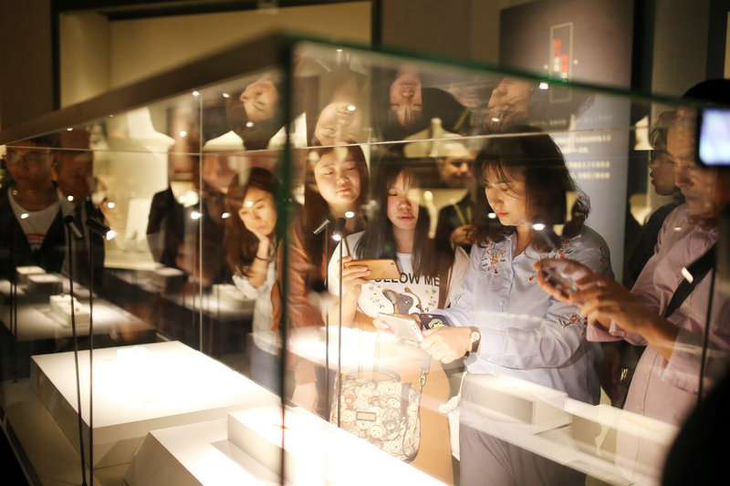 参观艺术博物馆