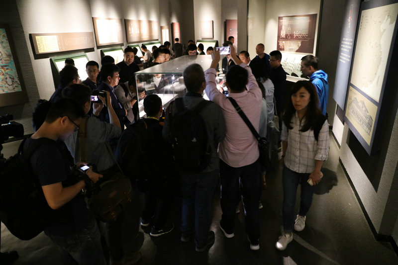 参观艺术博物馆