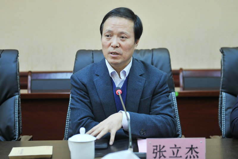 党委书记张立杰主持召开精准扶贫专项工作会议