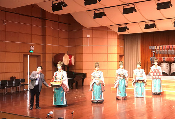 程天健教授讲解西安鼓乐乐器